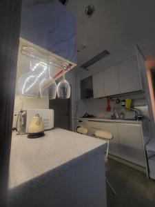 A cozinha ou kitchenette de Perfect for you, easy to get from Line 1 and 4