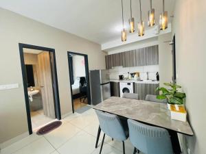 Una cocina o cocineta en Edumetro A07 2 bedroom Subang Sunway By MICASA GROUP
