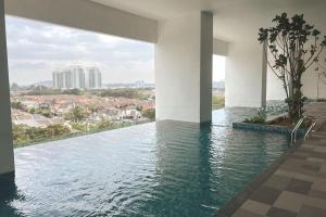 La alberca dentro o cerca de Edumetro A07 2 bedroom Subang Sunway By MICASA GROUP