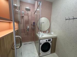 Bilik mandi di Gulobod Tashkent City +9 gambar