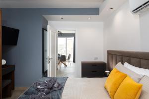 Μια τηλεόραση ή/και κέντρο ψυχαγωγίας στο Modern 2BR Duplex Penthouse with Front Balcony and Large Terrace - Close to Saint Julians & Sliema +31 φωτογραφίες