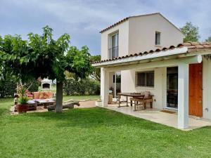 Jardin de l'établissement Superbe mazet en Camargue, jardin, parking, terrasses, climatisation, internet 4 autres photos