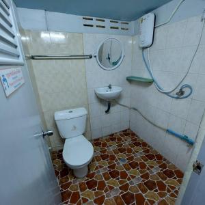 Bilik mandi di Classic 8 Home Stay Hatyai