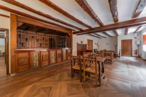 Ein Restaurant oder anderes Speiselokal in der Unterkunft Hotel de La Trucha 