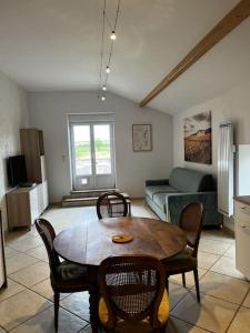 Η κουζίνα ή μικρή κουζίνα στο Charmante maisonnette avec vue sur le Clos Vougeot
