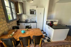 Køkken eller tekøkken på AC - Private Exterior - Duplex Quartier des Artistes