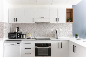 Mynd úr myndasafni af Comfortable 1BR with Amazing Views Perfect for 4! í Dúbaí