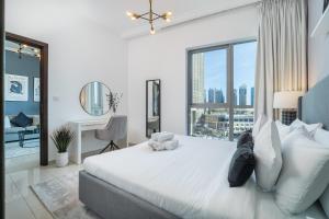 Mynd úr myndasafni af Comfortable 1BR with Amazing Views Perfect for 4! í Dúbaí