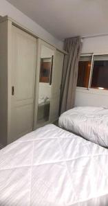 Voodi või voodid majutusasutuse Il Monte Galala Modern Comfy 3BR Apartment wt' exceptional skyline views! toas