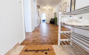 Galeriebild der Unterkunft janu-homes - 3 Zimmer Apartment - 7 Betten, Lahnblick vom Rheinberg in Runkel