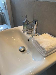 Ein Badezimmer in der Unterkunft Ferienwohnung Lechfeld