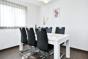 Fotografia z galérie ubytovania Apartman Lavanda sa bazenom i okućnicom 4* v destinácii Hreljin