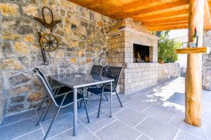 Fotografia z galérie ubytovania Apartman Lavanda sa bazenom i okućnicom 4* v destinácii Hreljin