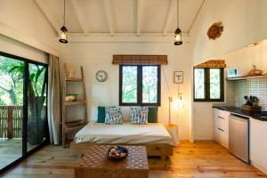 Imagem da galeria de La Pointe Beach Huts em Praslin
