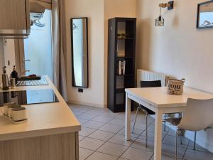 Kuchyň nebo kuchyňský kout v ubytování Casa Stile Libero 40 Arcore FS-GP Monza-Milano-Lecco
