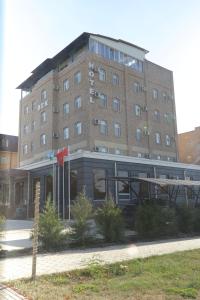 Afbeelding uit fotogalerij van BEK PLUS HOTEL in Takchilik