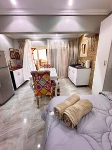 Kuchyň nebo kuchyňský kout v ubytování 2Bedrooms Penthouse's-New Cairo