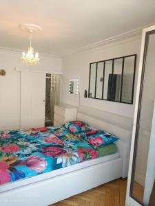 Afbeelding uit fotogalerij van Chambre d'hôte avec salle de bain et balcon privé - 3 mins à pied de la gare - Génève accès direct in Annemasse