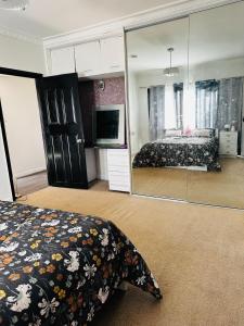 3 BR villa in Werribee near to Werribee CBD客房内的一张或多张床位