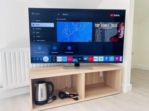TV a/nebo společenská místnost v ubytování King Room with Ensuite in Dublin