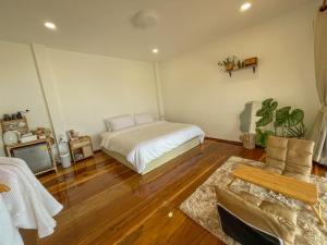 Postel nebo postele na pokoji v ubytování Gobgab Station room1