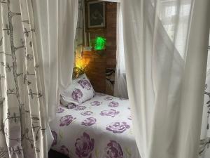 Gallery image of Jacaranda in East Grinstead +1 photo