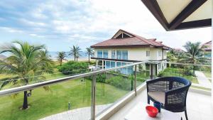 Balkón nebo terasa v ubytování ROBINSON Nam Hoi An