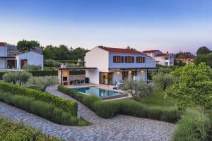 Bazén v ubytování Villa Luna Nera nebo v jeho okolí