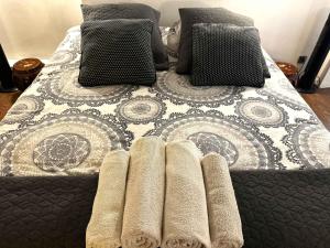 Krevet ili kreveti u jedinici u okviru objekta Veda - Loft In The Heart Of Paris - Louvre