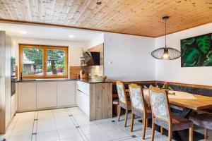 Kuchyň nebo kuchyňský kout v ubytování Hotel Sonnblick - Wohnung Klaus