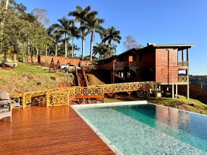 Πισίνα στο ή κοντά στο Costa del Sol Iguazú Suites