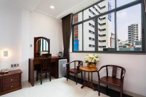 Φωτογραφία από το άλμπουμ του Hoang Luxury Hotel Dist 1 Ho Chi Minh στην Πόλη Χο Τσι Μινχ