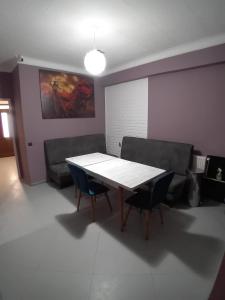 Posezení v ubytování Lust Hostel + 17 fotografií