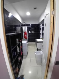 Kuchyň nebo kuchyňský kout v ubytování Lust Hostel