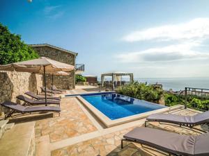 Bazén v ubytovaní Villa Bellavista**** BEST PLACE FOR YOUR HOLLIDAY alebo v jeho blízkosti