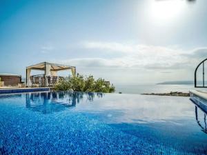 Bazén v ubytování Villa Bellavista**** BEST PLACE FOR YOUR HOLLIDAY nebo v jeho okolí