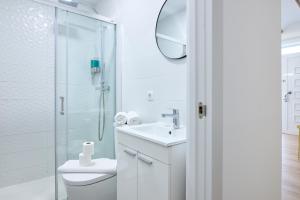 Koupelna v ubytování RUZAFA Modern Lofts + 55 fotografií