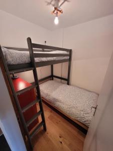 Postel nebo postele na pokoji v ubytování La Tzoumaz, Appartement Richemond I, 2 pièces, 40m2, 4 Personnes