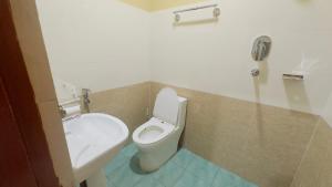 Chitwan Comforts Apt 2的一间浴室