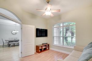 Fotografie z fotogalerie ubytování Bike, Golf and Swim Palm Coast Home with Lanai! v destinaci Palm Coast