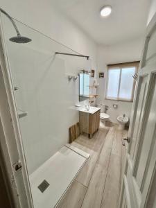 Kúpeľňa v ubytovaní Acogedor apt 8pax 4Bdr 2Bth- CozyHomeSevilla2 + 36 fotografií