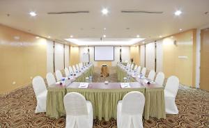 Kawasan bisnes dan/atau bilik persidangan di All Sedayu Hotel Kelapa Gading