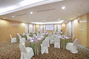 Kawasan bisnes dan/atau bilik persidangan di All Sedayu Hotel Kelapa Gading