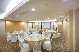 Kawasan bisnes dan/atau bilik persidangan di All Sedayu Hotel Kelapa Gading