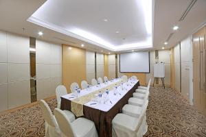 Kawasan bisnes dan/atau bilik persidangan di All Sedayu Hotel Kelapa Gading