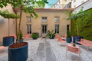 Vonkajšia záhrada v ubytovaní REGO APARTMENTS - Boutique Aparthotel & Serenity Spa with some off-site apartments in the Heart of Bergamo City Center