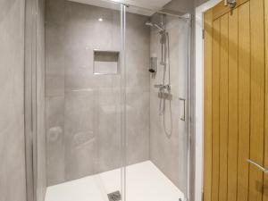 Koupelna v ubytování Orchard Lodge + 22 fotografií