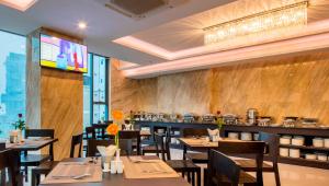 Restaurace v ubytování Meriton Hotel Nha Trang