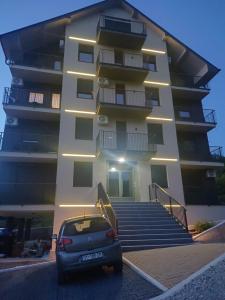 Το κτήριο όπου στεγάζεται  το διαμέρισμα