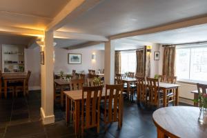 Glan Yr Afon餐厅或其他用餐的地方